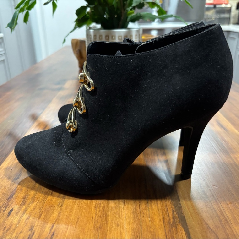 Eva & Zoe VALERIE Black Stiletto Ankle Booties Heels - Size 11